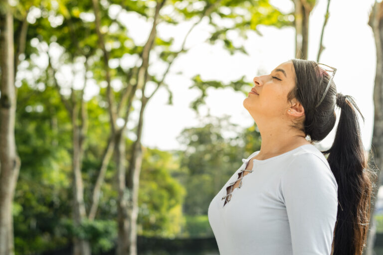 woman-breathing